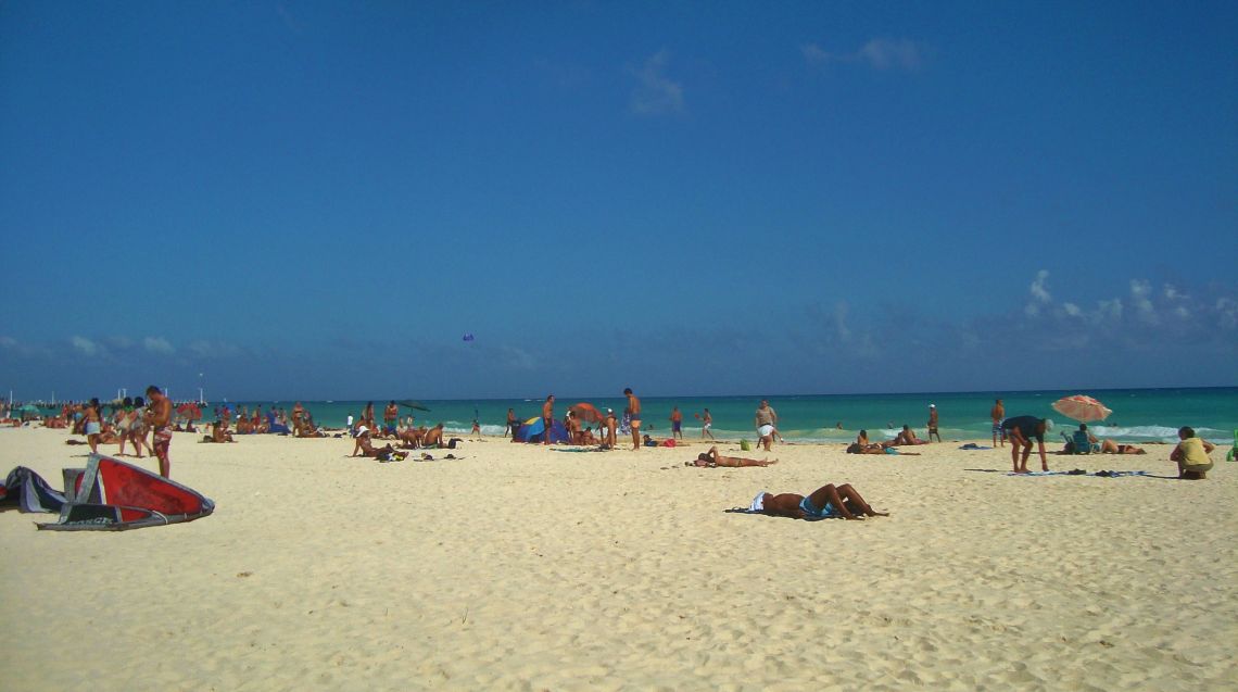Apele si plajele din Caraibe si Cancun arata si miros groaznic