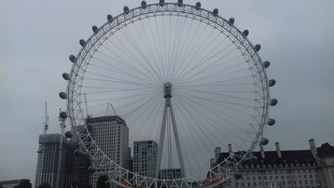 Roata gigantica din Londra va ofera o panorama superba a intregului oras: ce puteti vedea urcand in London Eye