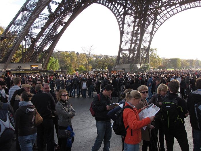 Iti doresti un city break la Paris? Ti-ai facut deja planul de calatorie? Atunci ti-am pregatit o lista cu lucruri pe care trebuie sa le eviti pentru a te bucura la maxim de o vacanta frumoasa in Paris