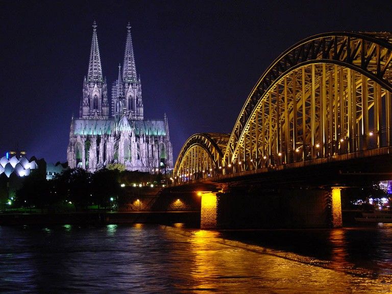 Cosmopolitul Koln, orasul apei de colonie