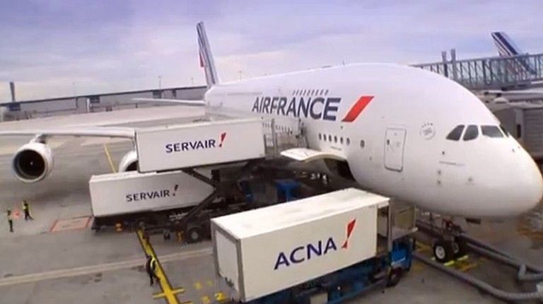 Pregatirea unui A380 Air France pentru zbor (VIDEO)