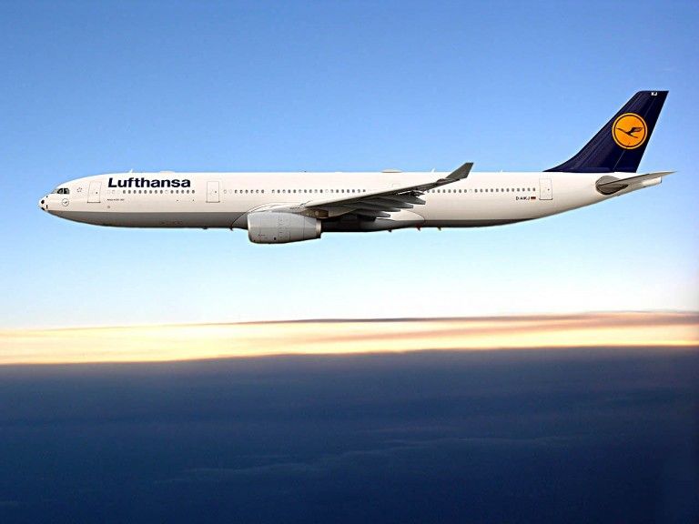 Lufthansa va reduce masiv numarul locurilor first class pe zborurile de cursa lunga