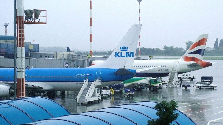 Aeroporturile din Romania vor primi peste 1 miliard de euro de la UE