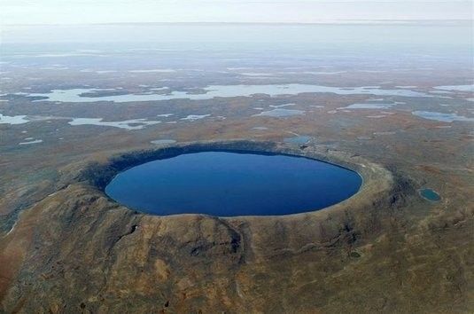Cea mai pura apa din lume? Lacul unde apa e transparenta zeci de metri