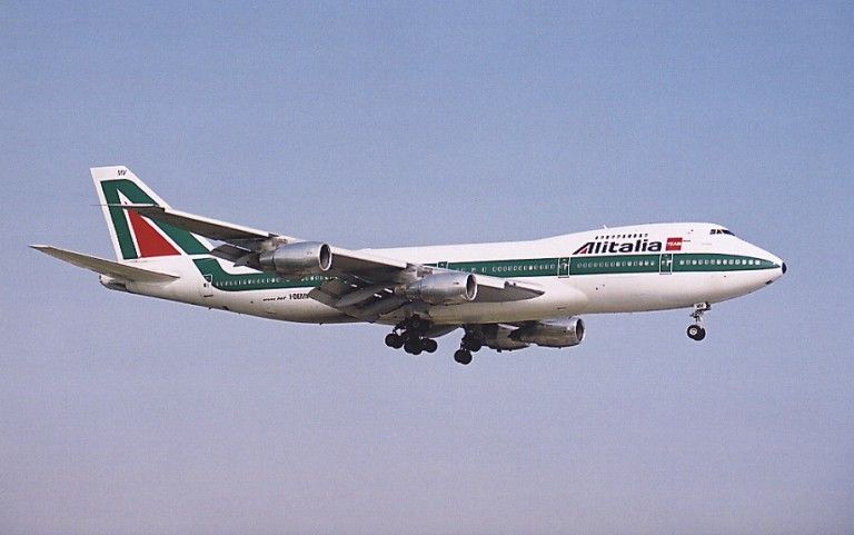 Etihad Airways vrea sa preia pana la 49% din Alitalia