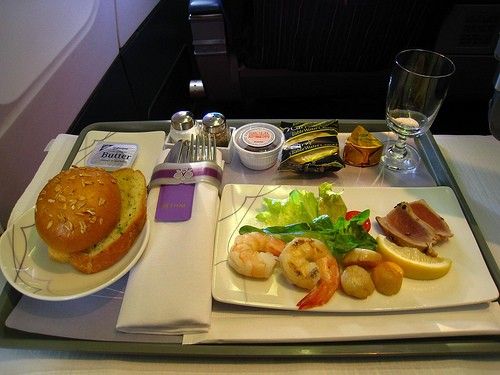 De ce mancarea din avion este fada la gust?