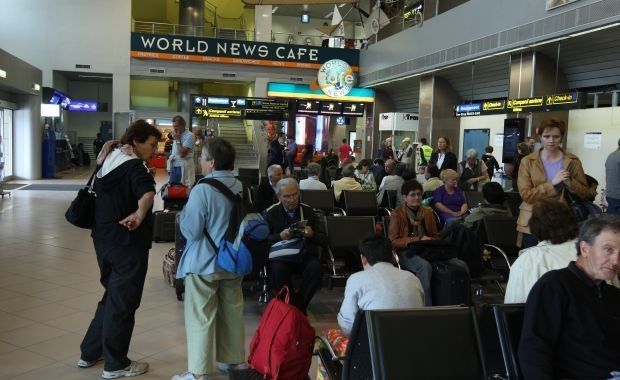 Sfaturi pentru a sta cat mai putin timp in aeroport: cum putem rezolva mult mai repede formalitatile necesare