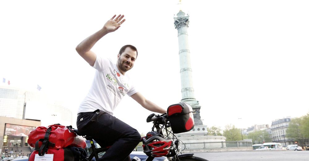 Proiectul inedit al unui tanar: traverseaza Atlanticul cu un catamaran si se hraneste doar cu alimente expirate