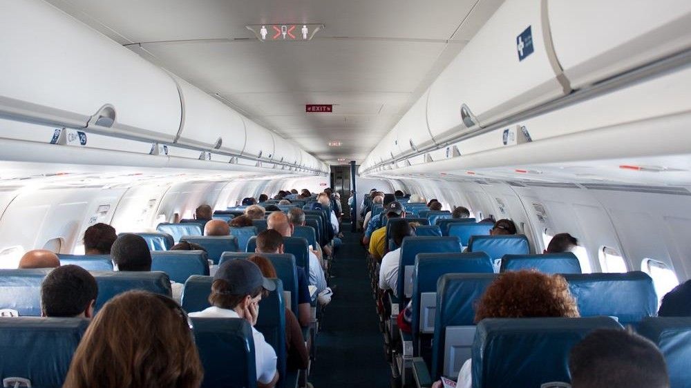 7 lucruri pe care le poti primi gratuit cand calatoresti cu avionul