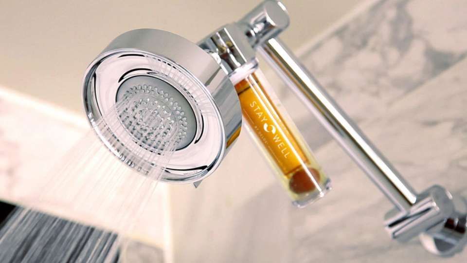 Dusul cu vitamina C, ultima fita in hotelurile din America: care sunt beneficiile ineditei metode de relaxare