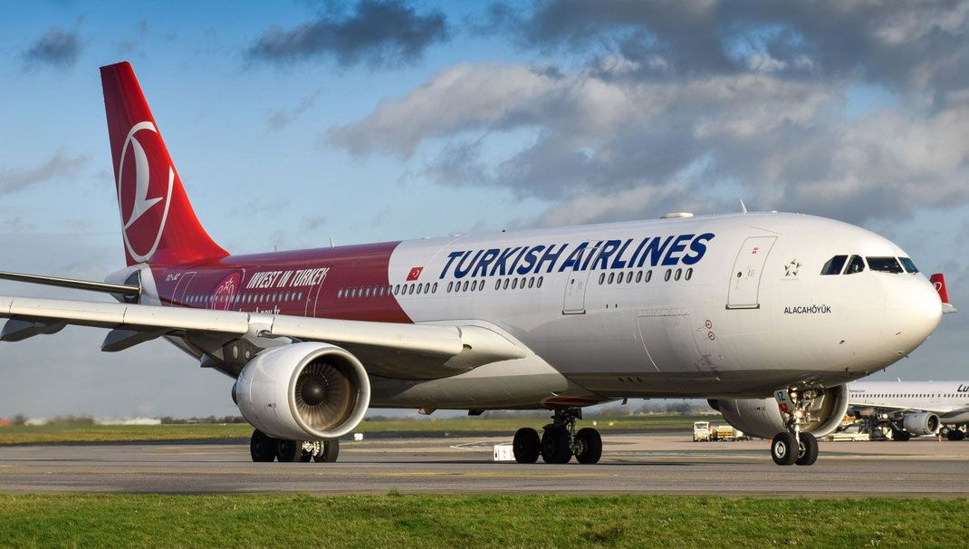 Turkish Airlines le ofera laptopuri pasagerilor
