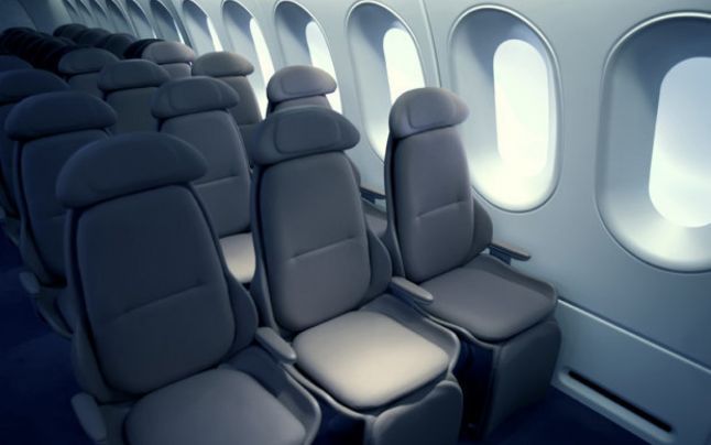 Mergi cu avionul si cineva e gripat. Ce trebuie sa stii?