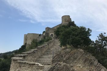 Cum poti inchiria cu doar 100 de dolari un castel ca in basme din Italia