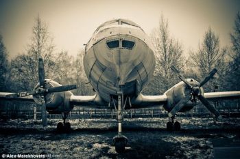 Cimitirul avioanelor unde 9000 de giganti ai cerului au fost lasati sa rugineasca (FOTO) - foto 17