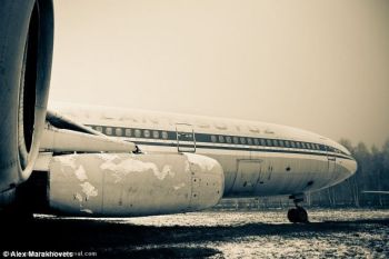 Cimitirul avioanelor unde 9000 de giganti ai cerului au fost lasati sa rugineasca (FOTO) - foto 19