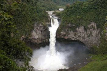 Tara strabatuta de ecuatorul Pamantului - foto 3