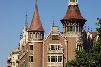 Barcelona, orasul de vis al spaniolilor - foto 2