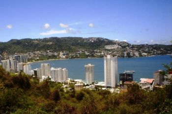 Acapulco - kilometri de plaje scaldate in Oceanul Pacific - foto 2