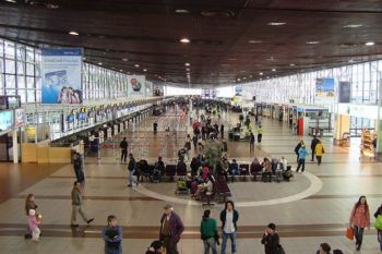 Un turist traieste de doua luni pe un aeroport (VIDEO)