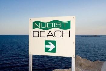 Plaje din Europa unde poti face nudism fara sa fii aratat cu degetul