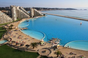 Cum arata cea mai mare piscina din lume