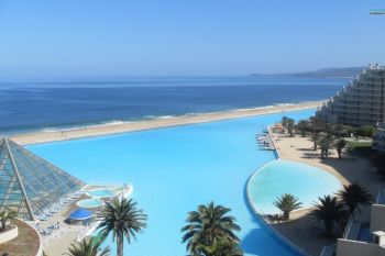 Cum arata cea mai mare piscina din lume - foto 1