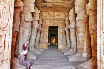 Cele mai frumoase locuri construite in stanci, din toata lumea - foto 1