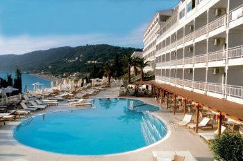 Grecii isi vand hotelurile