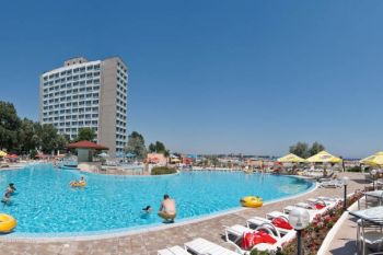Proprietarii de hoteluri, obligati sa renoveze fatada