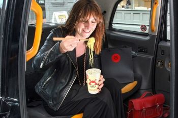 Serviciu gratis de taximetrie pentru angajatii mahmuri din Londra