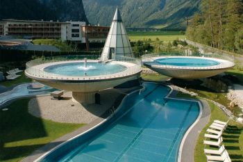 Baile termale Aqua Dome
