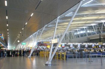 Aeroporturi de pe care nu vei mai vrea sa decolezi - foto 1
