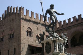 Bologna - de ce sa vizitati regina gastronomiei italiene - foto 3