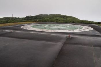 In craterul acestui vulcan activ traiesc 170 de oameni (FOTO) - foto 2