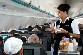Lucrurile de care poti avea parte gratuit in timpul zborului cu avionul