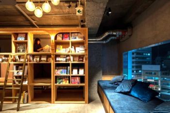 Biblioteca unde citesti pana adormi si nimeni nu te goneste (GALERIE FOTO) - foto 3