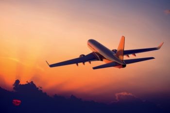 6 mituri despre zborul cu avionul, desfiintate de un pilot satul ca oamenii sa se teama de povesti de adormit copiii