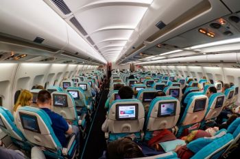 10 reguli de bune maniere in timpul zborului cu avionul: ce puteti face si ce este nepermis atunci cand va aflati in avion