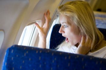 Adevaratul motiv pentru care ferestrele avioanelor nu se aliniaza cu scaunele