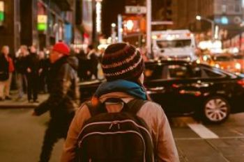Cum faci economii cand calatoresti: 8 sfaturi daca vrei sa nu cheltui excesiv in vacanta